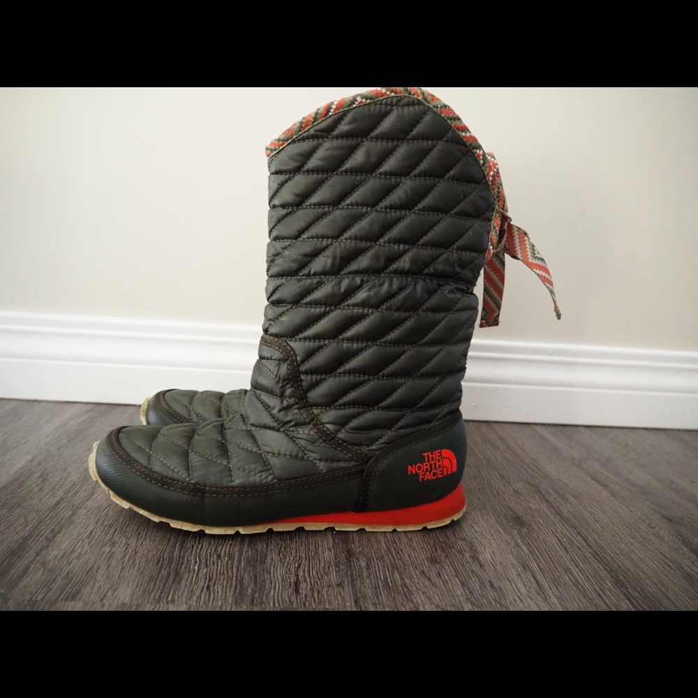 Thermoball boots (The North face)